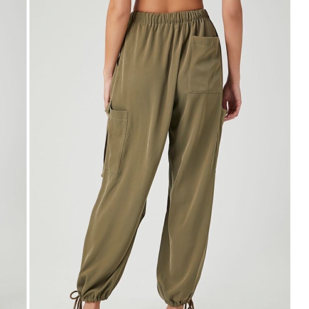 Forever 21 Cypress Cargo Wide-Leg Pants - Picture 4 of 5